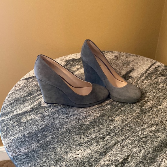 Nine West Shoes - New Nine West size 8 gray suede wedge shoes